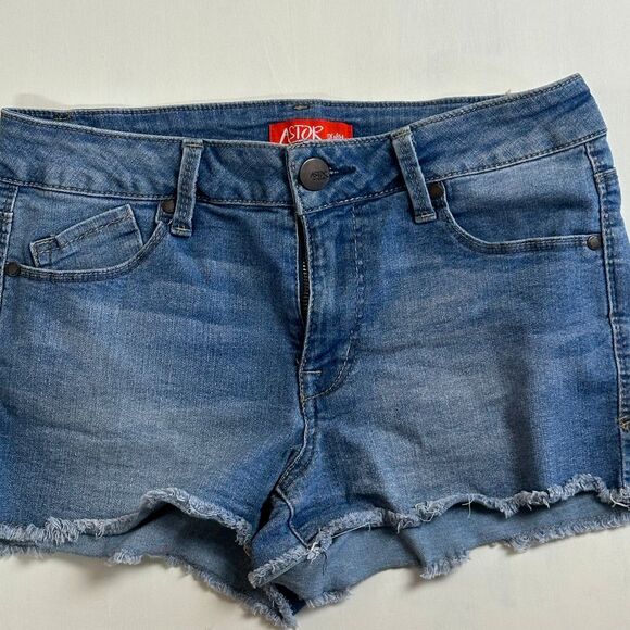 ASTOR Denim Women's Cutoff Jeans Shorts‎ 9 - Picture 1 of 9